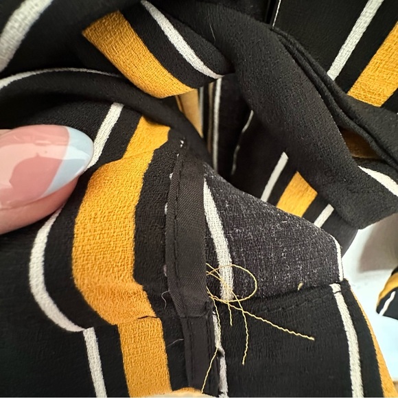 🐝Active USA Black and Yellow Blazer Top🐝 - Picture 5 of 8